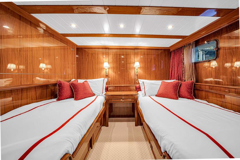 Inevitable Yacht Photos Pics Starboard Guest Stateroom