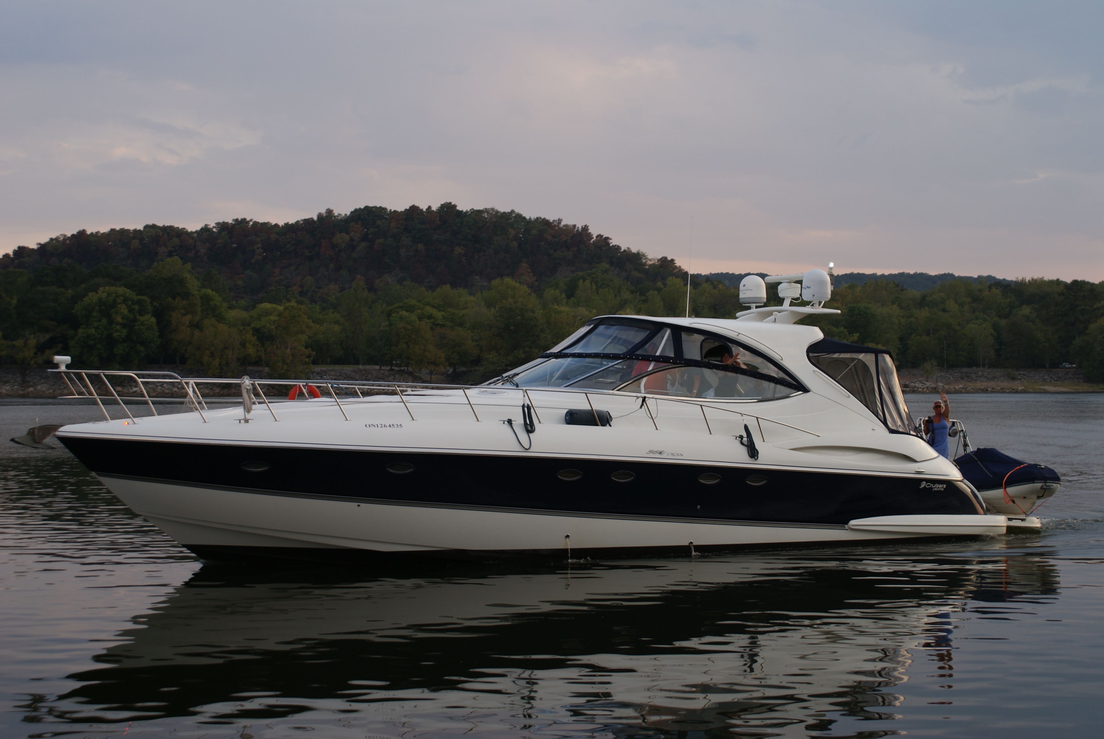 cruisers yachts 560 express for sale