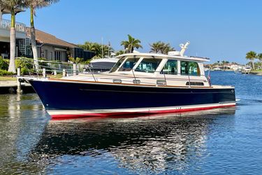 42' Sabre 2015