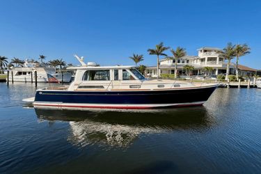 42' Sabre 2015