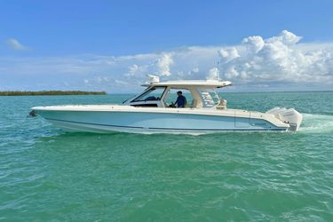35' Boston Whaler 2023