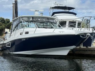34' Boston Whaler 2000