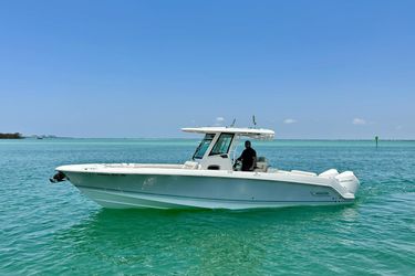 28' Boston Whaler 2020