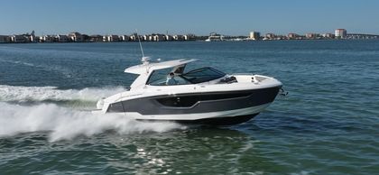 38' Cruisers Yachts 2022