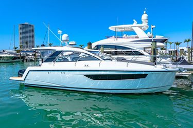 33' Sealine 2019
