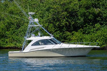 45' Hatteras 2015