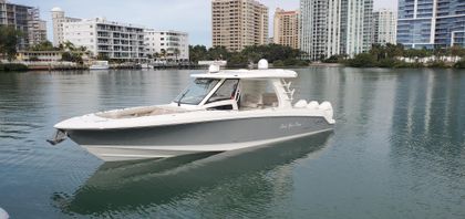 35' Boston Whaler 2020 Yacht For Sale