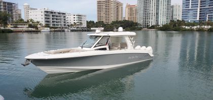 35' Boston Whaler 2020