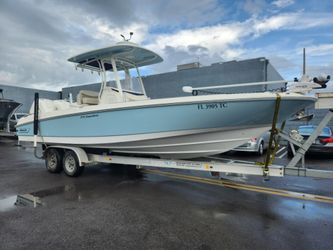 27' Boston Whaler 2022 Yacht For Sale
