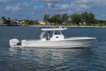 37' Regulator 2024