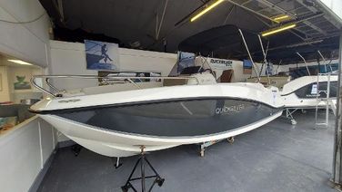 Quicksilver Activ 555 Open