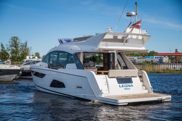 53' Sealine 2017