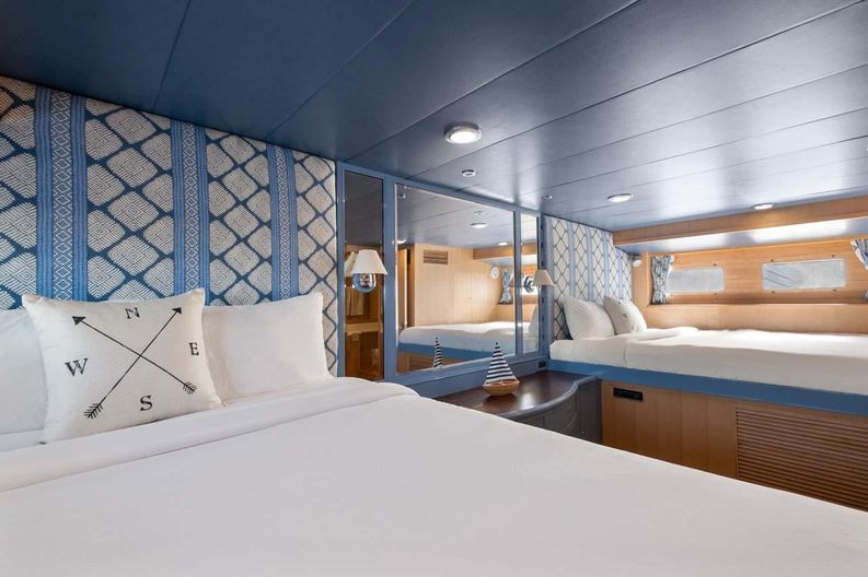 Pivot Yacht Photos Pics Midship Guest Stateroom