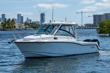 28' Boston Whaler 2013