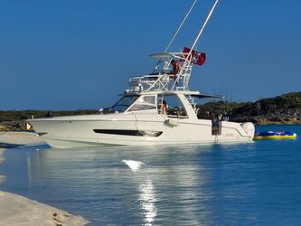 42' Boston Whaler 2019