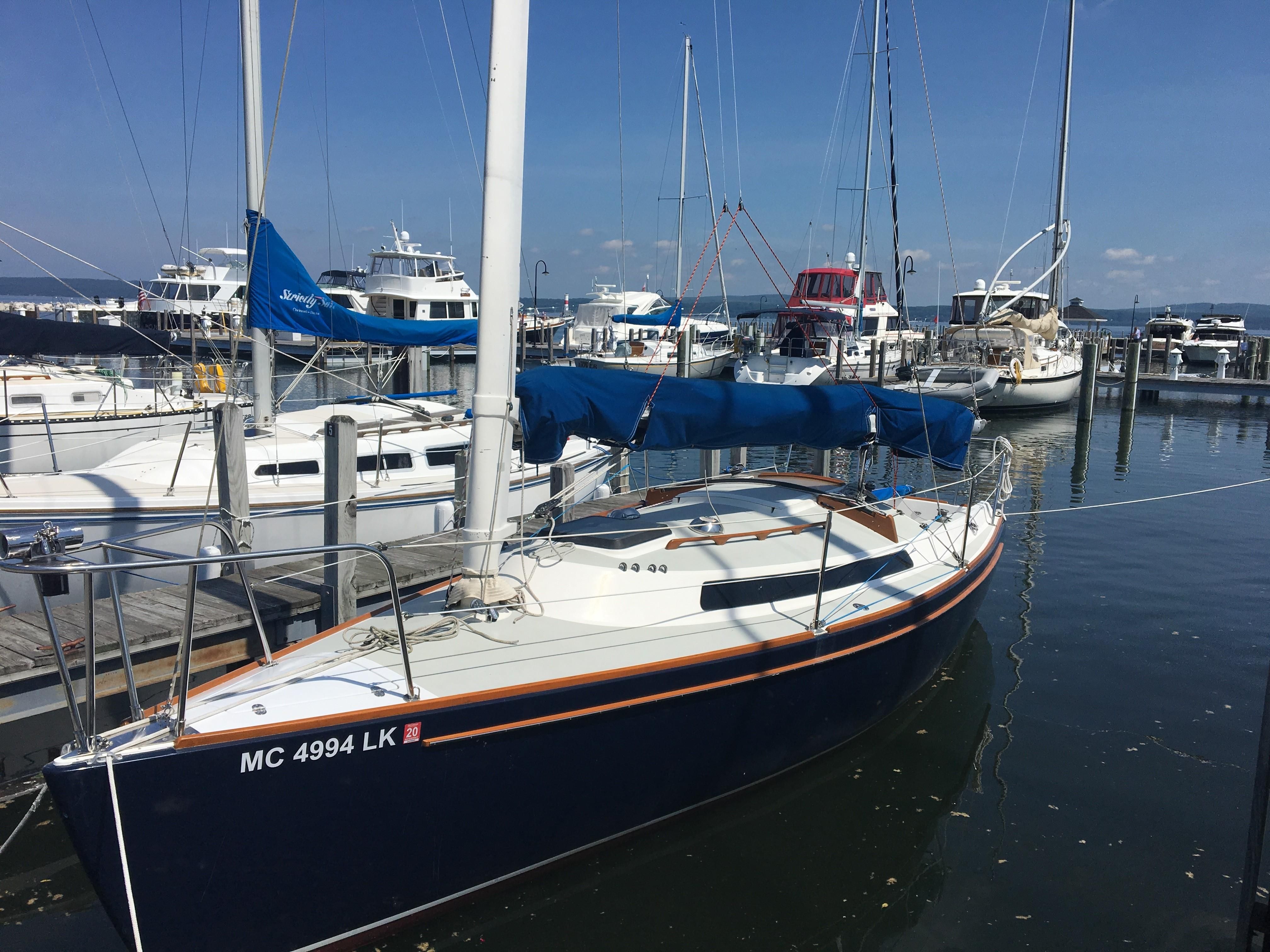 1982 Freedom 25 Sail New and Used Boats for Sale www.yachtworld.co.uk