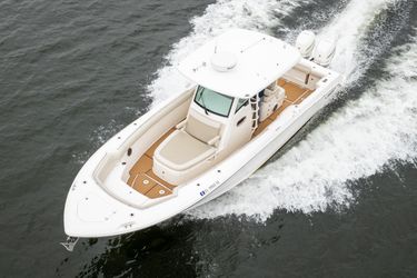 33' Boston Whaler 2019