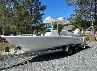 25' Everglades 2023