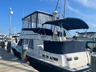 43' Mainship 2002