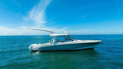 38' Boston Whaler 2021