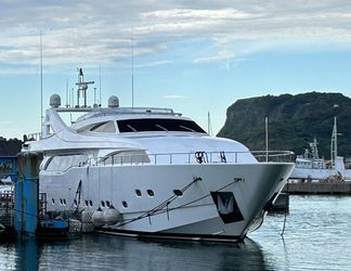 112' Ferretti Yachts 2005 Yacht For Sale