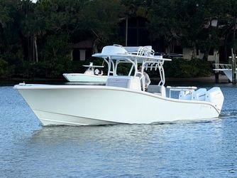 37' Yellowfin 2021