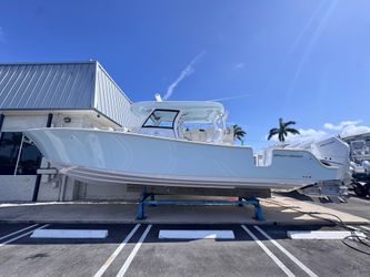 35' Sportsman 2025