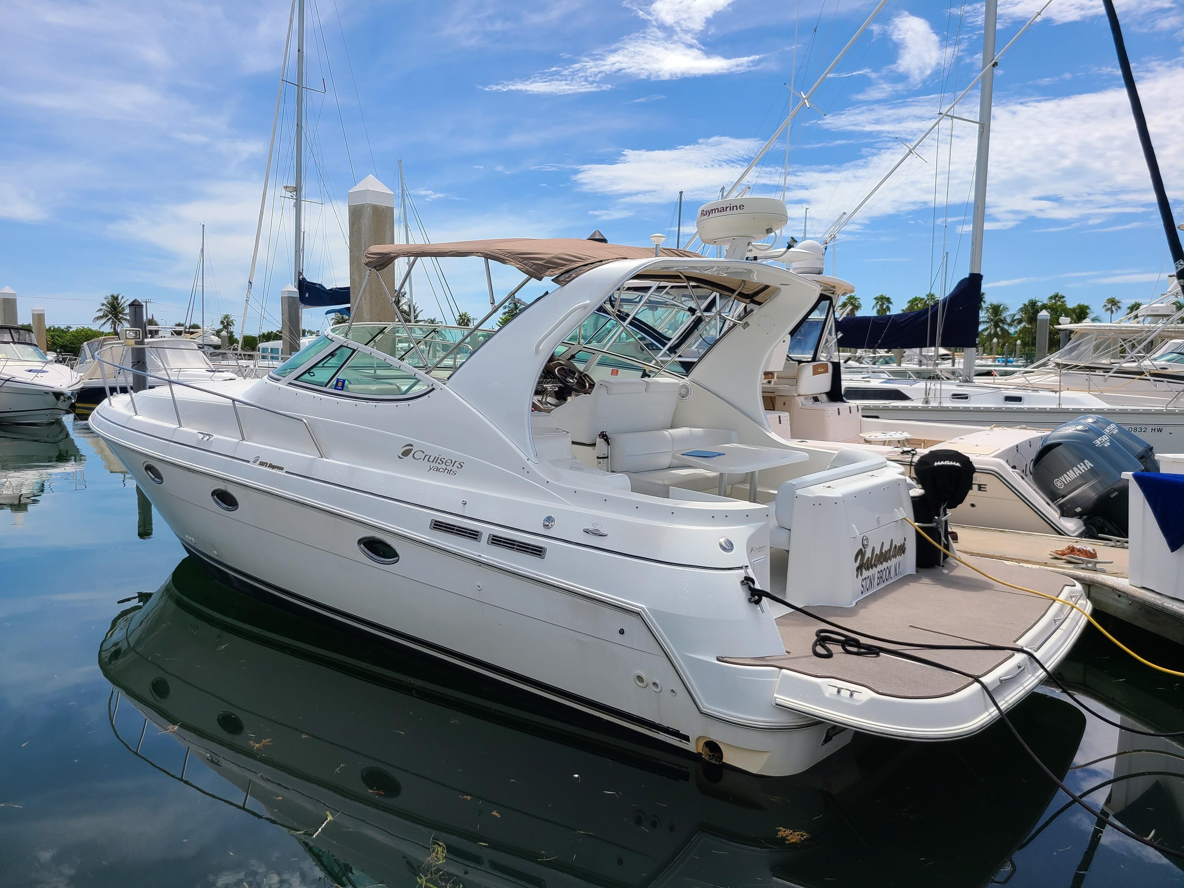 cruisers yacht 3372 for sale