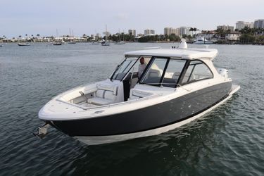36' Regal 2022