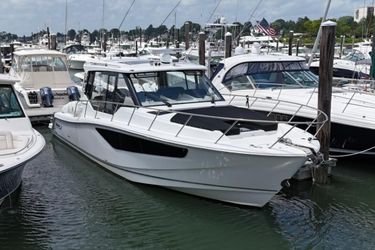 40' Boston Whaler 2021 Yacht For Sale