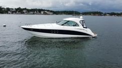 Cruisers Yachts 390 Sport Coupe