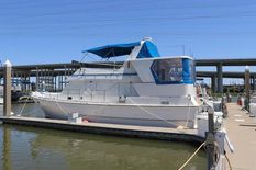 Present Yachts Sun Deck Trawler 42