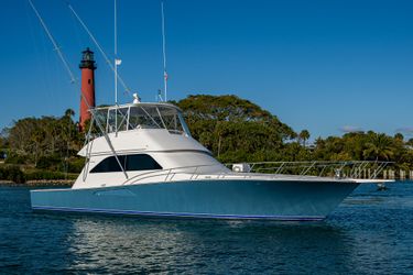 52' Viking 2005