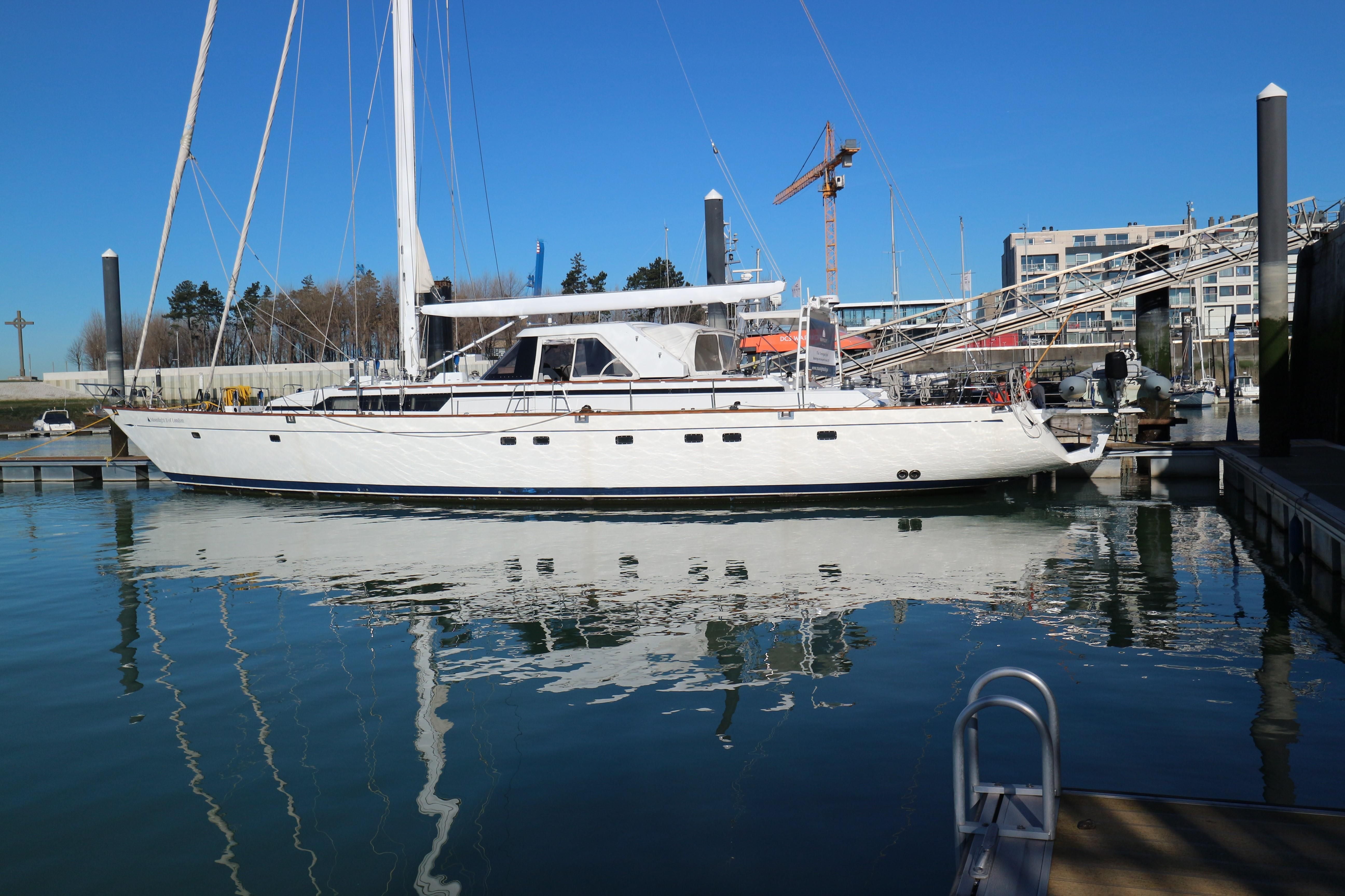 maxi 88 yacht sale
