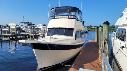 36' Mainship 2009 Yacht For Sale