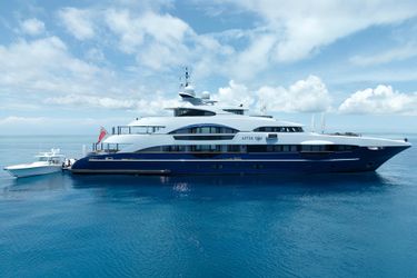 180' Heesen 2011