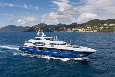 180' Heesen 2011