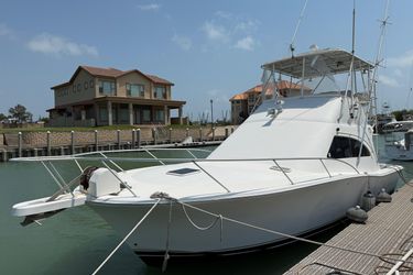 39' Luhrs 2004