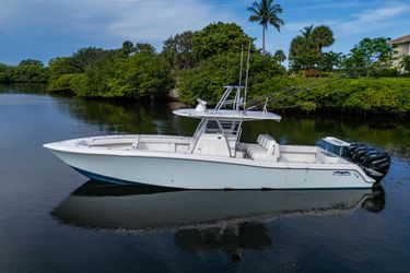 39' Invincible 2016