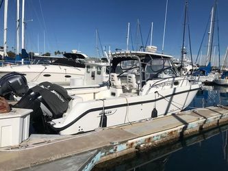 28' Boston Whaler 2010