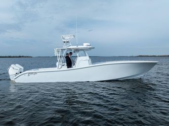 37' Yellowfin 2021