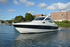 Cruisers Yachts 520 Sports Coupe