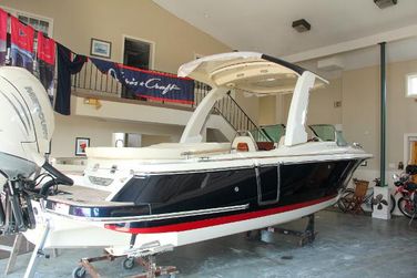 Chris-Craft Launch 25 GT