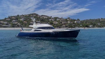 74' Mochi Craft 2005