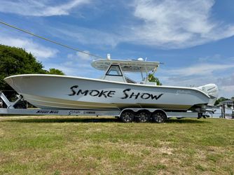 39' Yellowfin 2020