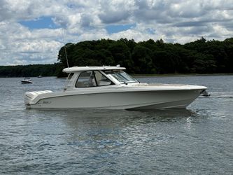 38' Boston Whaler 2020