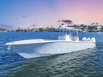 37' Yellowfin 2021