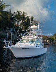 35' Cabo 2002 Yacht For Sale