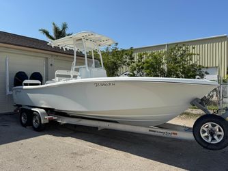 26' Yellowfin 2015