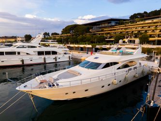 77' Mochi Craft 2003